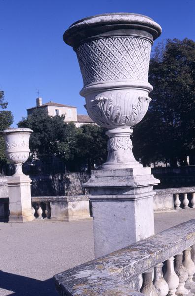 Vase provenant des jardins du château de la Mosson à Montpellier.