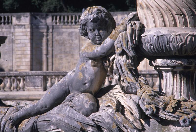 Sculptures par Larchevêque, 1750-1753 : génies.