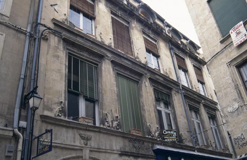 Façade sur rue.