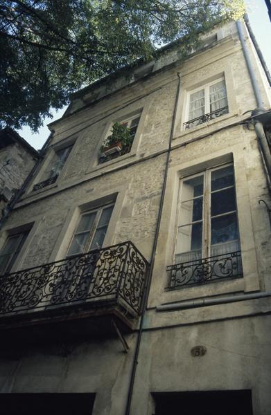 Façade du n°5.