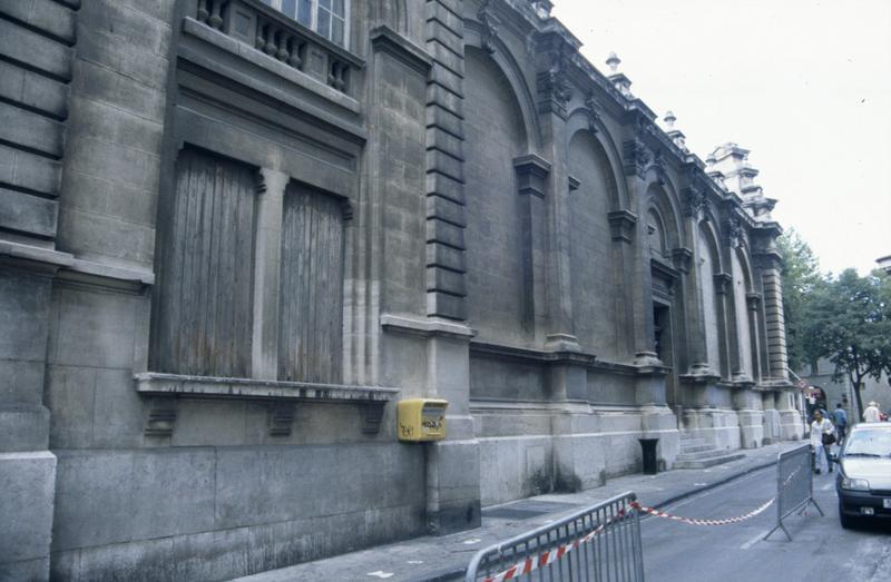 Galerie Jules-Salles, façade sur rue des Greffes.