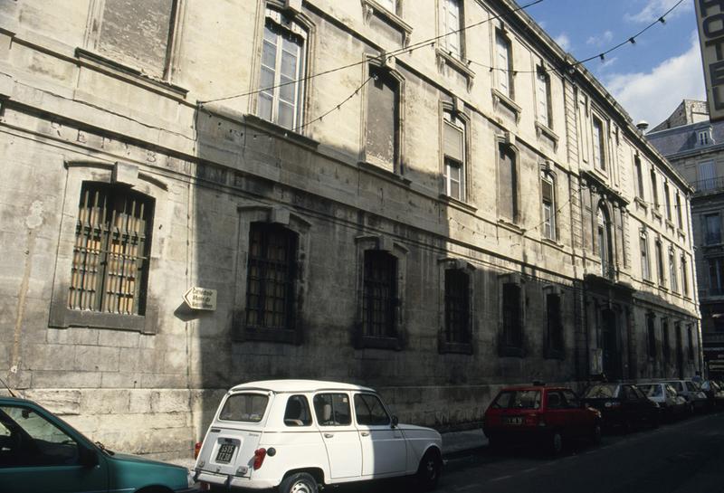 Ancienne bibliothèque.