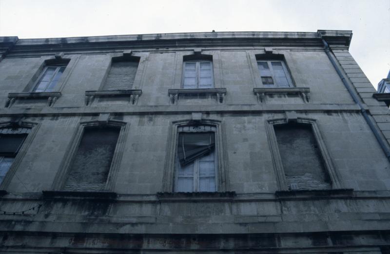 Façade à l'angle de la Grand'Rue et de la rue des Greffes.