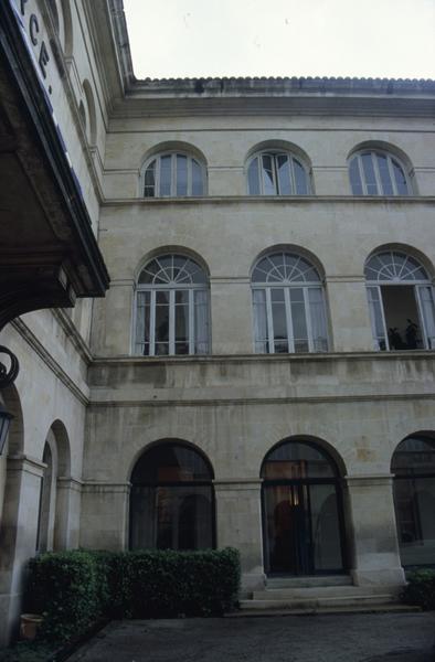 Chambre de Commerce et d'Industrie, côté rue de la République.