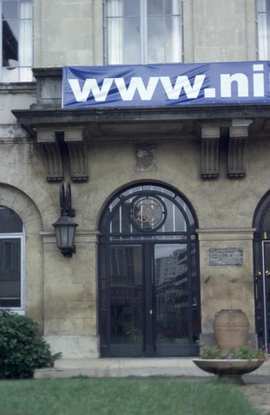 Chambre de Commerce et d'Industrie, façade d'entrée sur rue de la République.