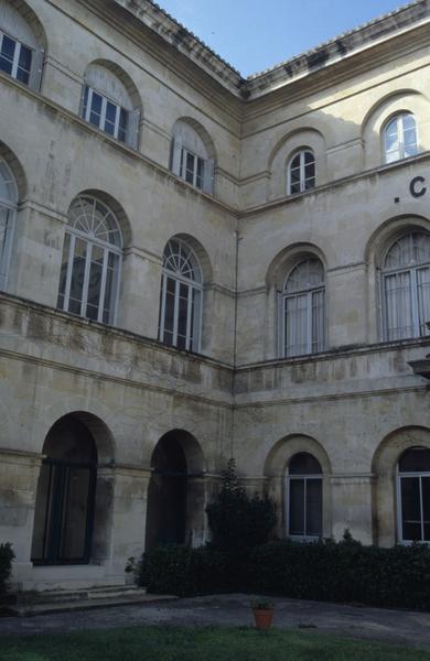 Chambre de Commerce et d'Industrie, côté rue de la République.