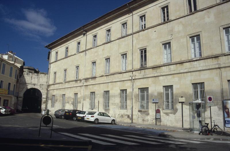 Chambre de Commerce et d'Industrie, côté Porte de France.