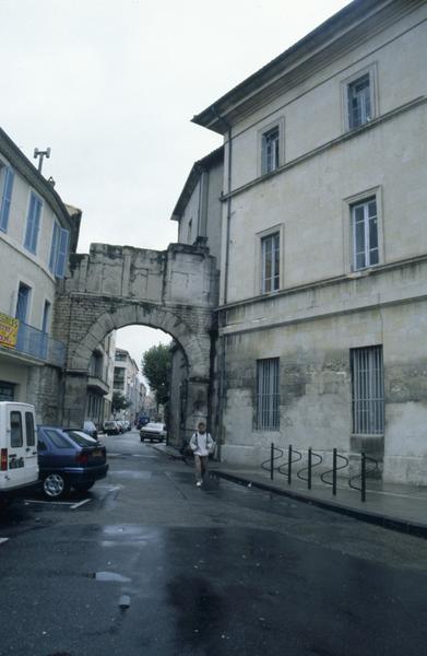 Chambre de Commerce et d'Industrie, côté Porte de France.