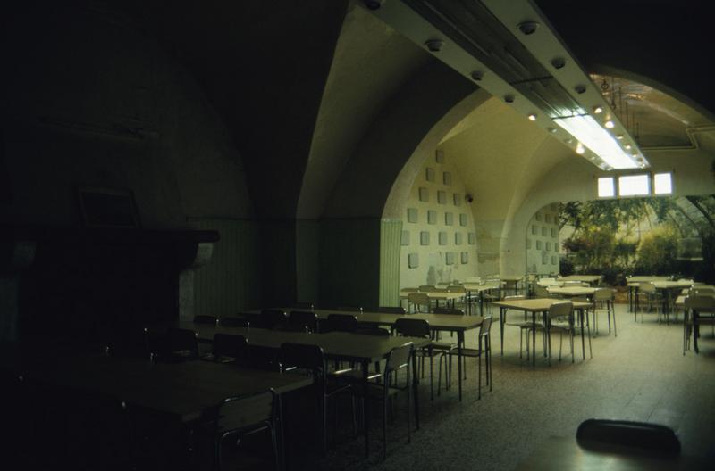 Foyer Maurice Albaric, rez-de-chaussée, aile côté chapelle.