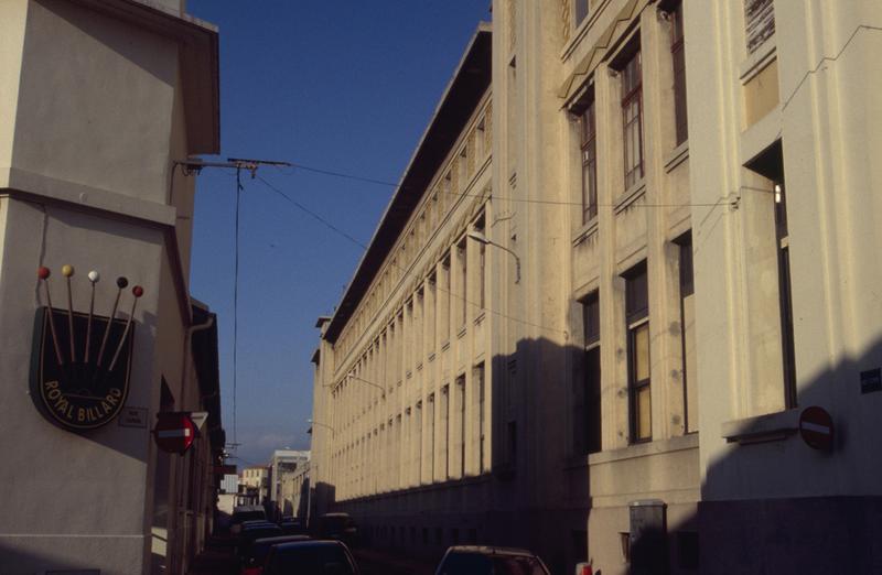 Façade sur rue Clovis.