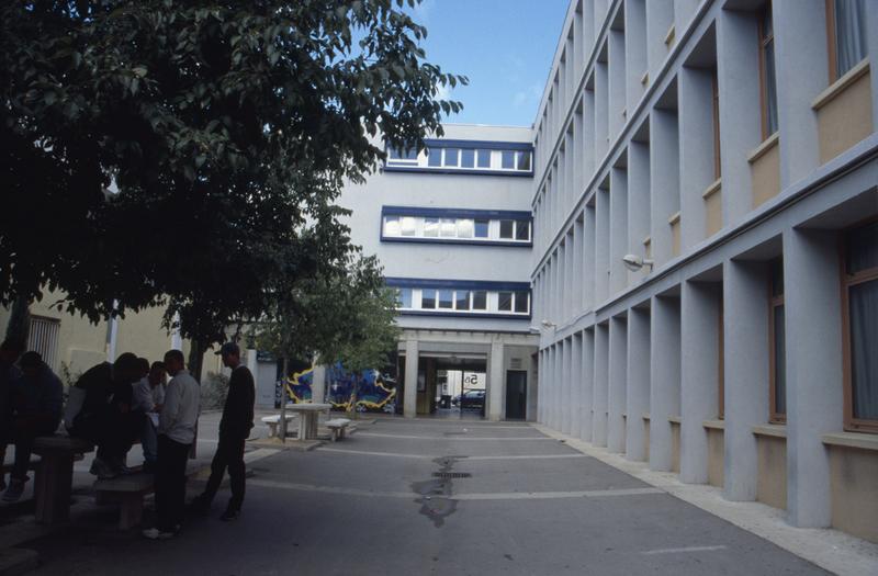 Cour n°5, bâtiment B.