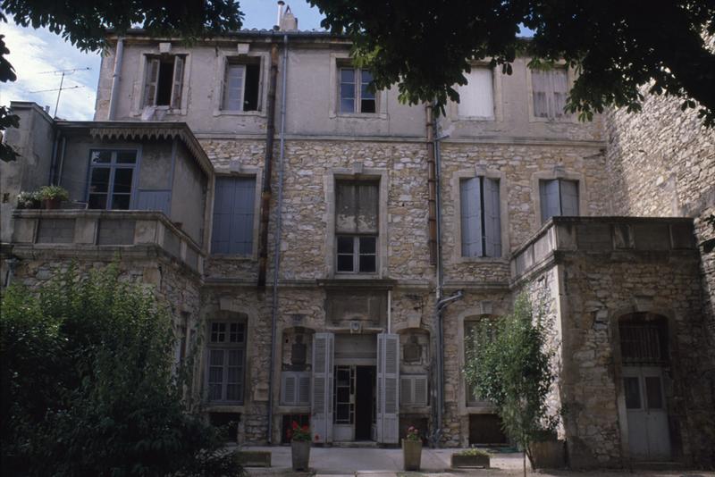 Façade arrière sur jardin.