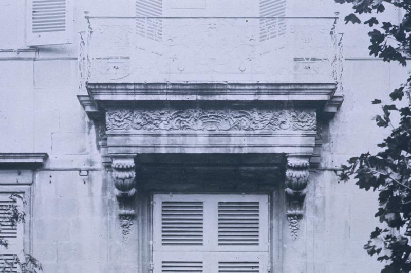 Façade sud, balcon.