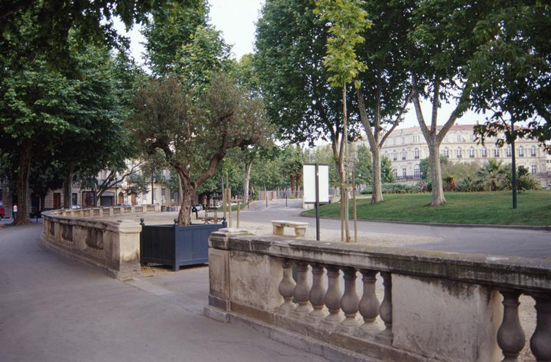 Esplanade Charles-de-Gaulle