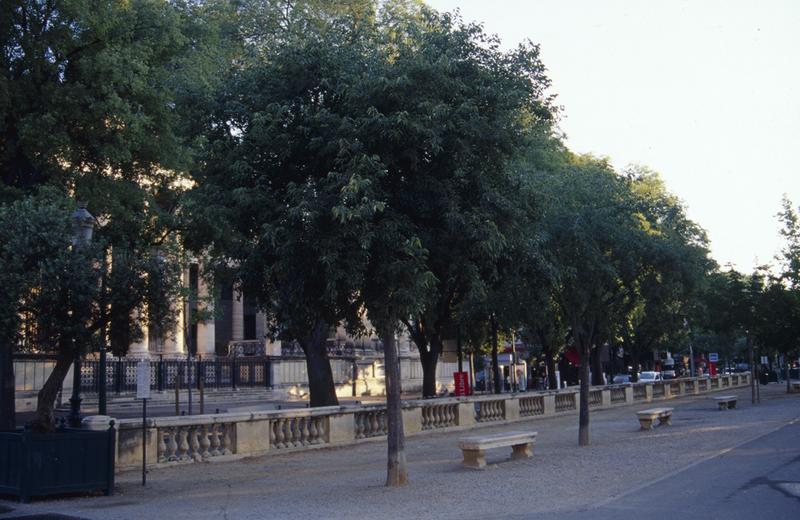 Esplanade Charles-de-Gaulle