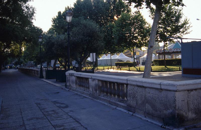 Esplanade Charles-de-Gaulle