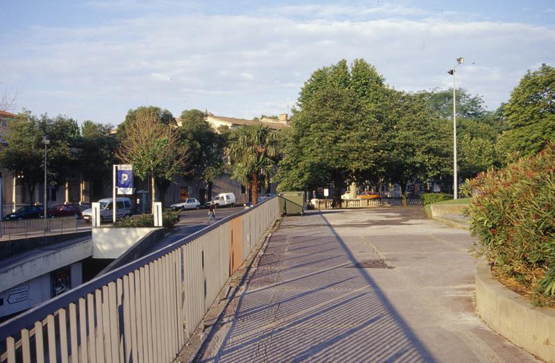 Esplanade Charles-de-Gaulle