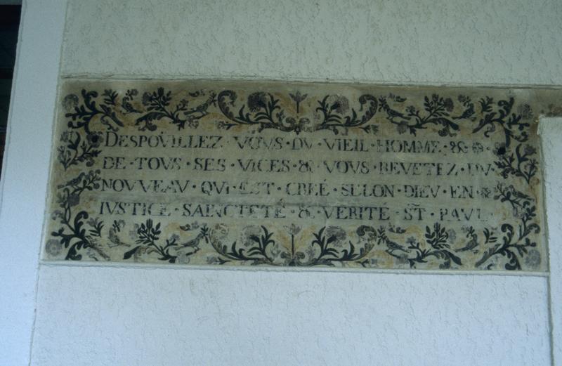 Couvent des Visitandines, inscription peinte dans le cloître.