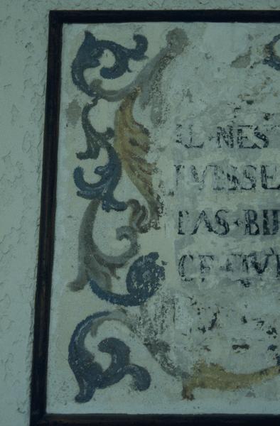 Couvent des Visitandines, décor des inscriptions peinte dans le cloître.