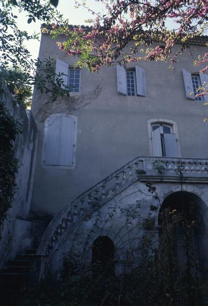 Façade sur jardin.