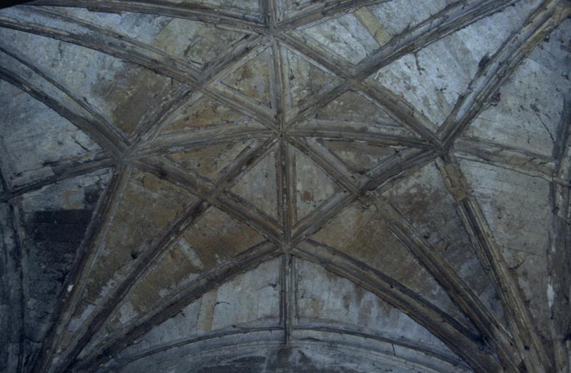 Voûte d'une chapelle latérale du choeur.