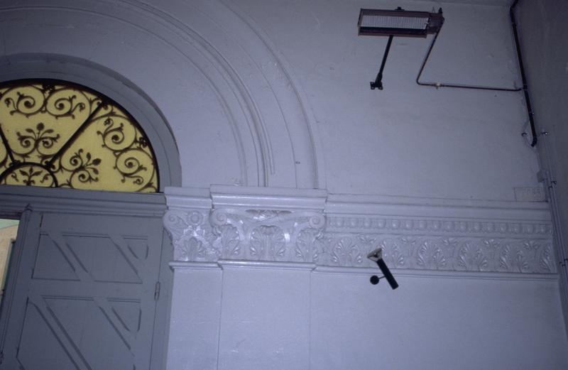 Chapelle, intérieur, vue vers l'entrée.