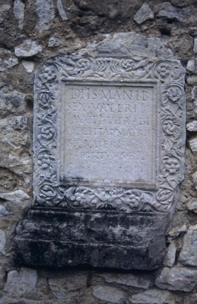 Inscription.