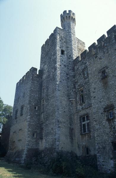 Façade sur parc.