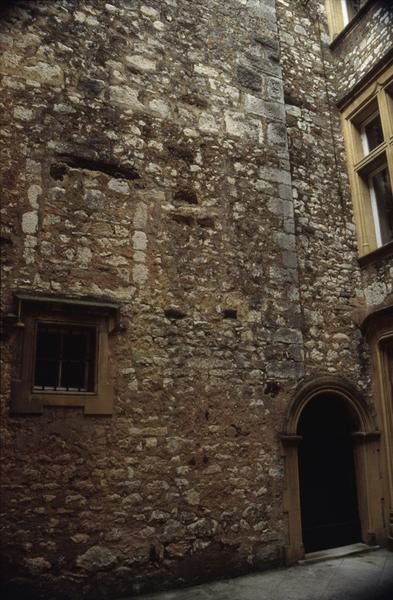 Cour intérieure.