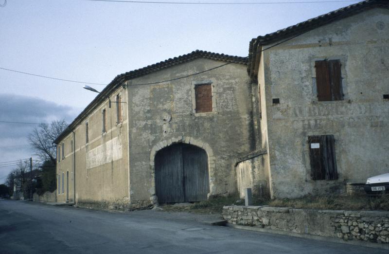 Relais de poste ; auberge