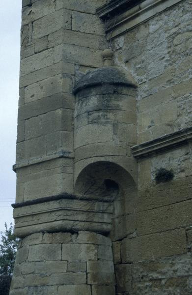 Façade ouest, latrines.