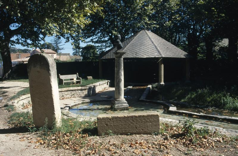 Lavoir ; fontaine