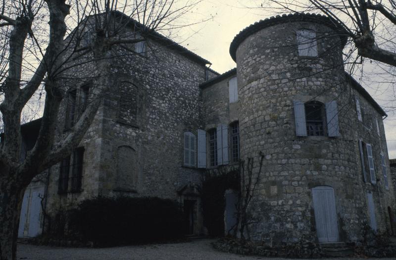 Vue générale, tour d'angle sud-est.