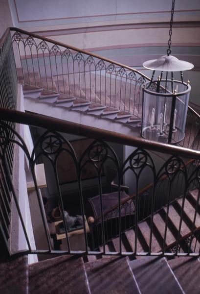 Château néo-classique, grand escalier.