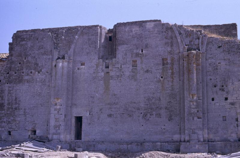 Vue générale de l'élévation intérieure sud de l'église.