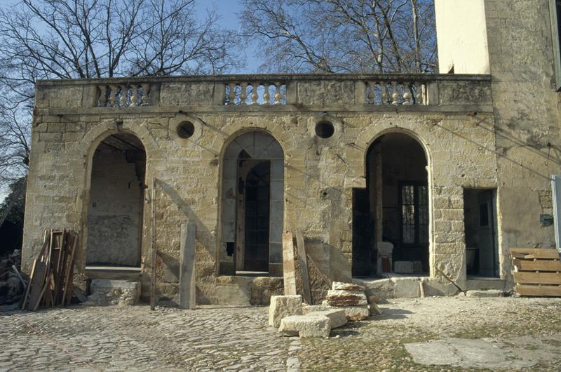 Façade sur cour, ancienne orangerie.