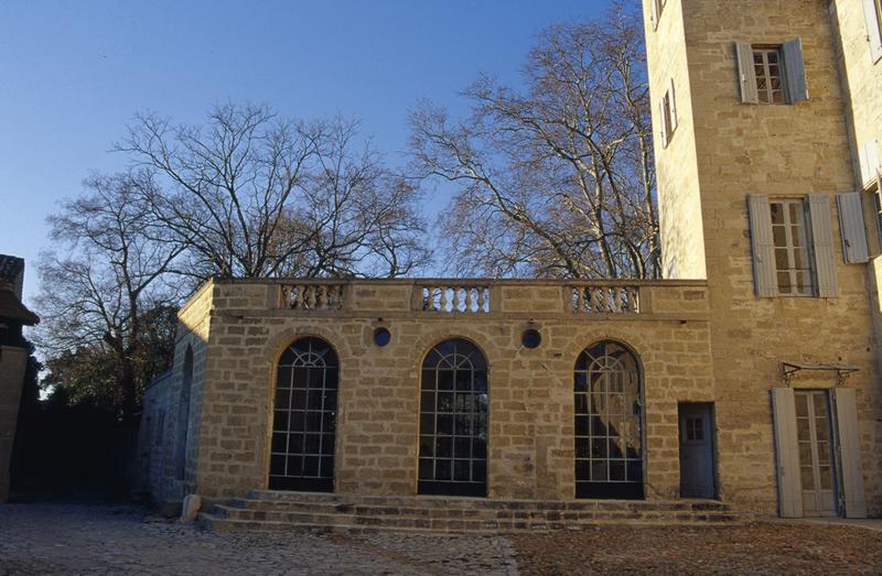 Façade sur cour, ancienne orangerie.