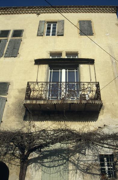 Façade sur cour, détail.