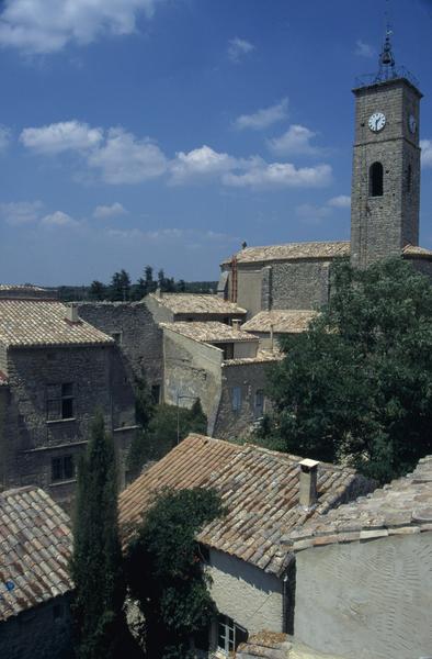 Parcelle 147 et 146 (écroulée), vue vers le clocher de l'église.