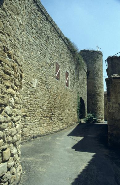 Tour nord-est et brèche.