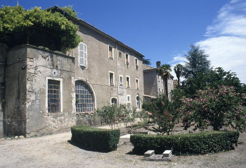 Grand cloître, vue extérieure de l'aile sud.