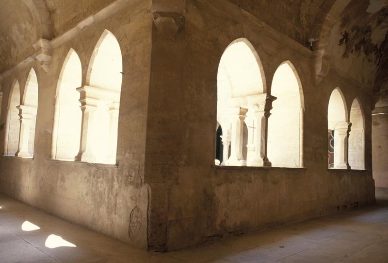 Petit cloître, galerie.