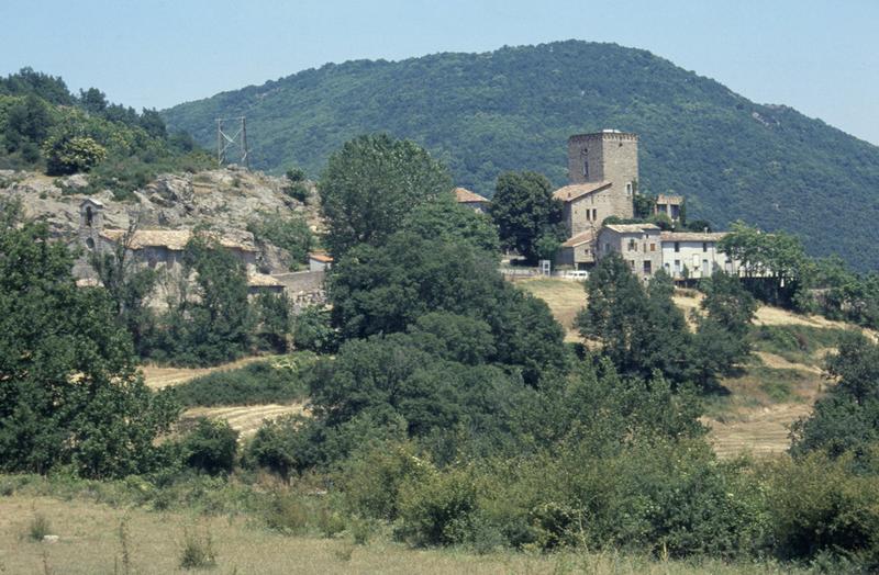 Tour ; village