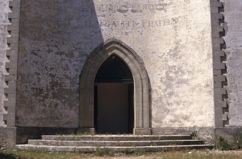 Façade, entrée.