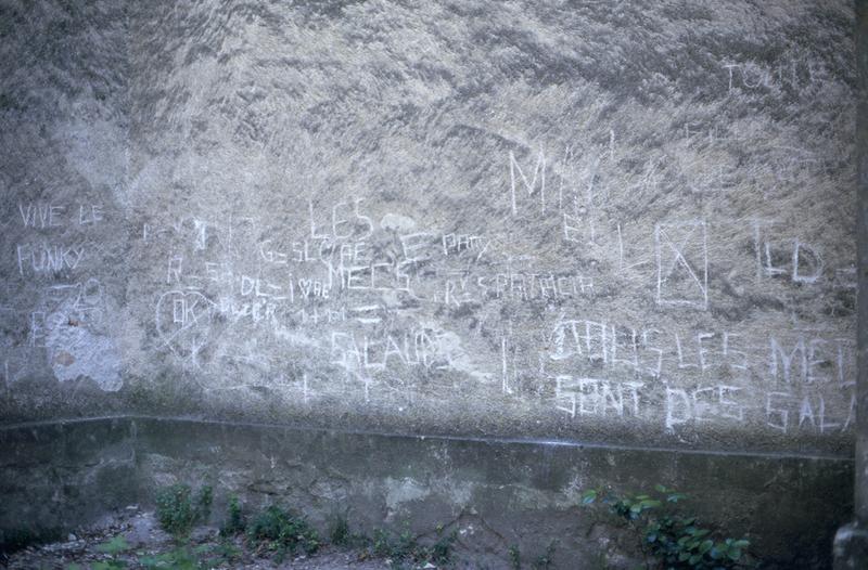 Dégradations, graffitis.