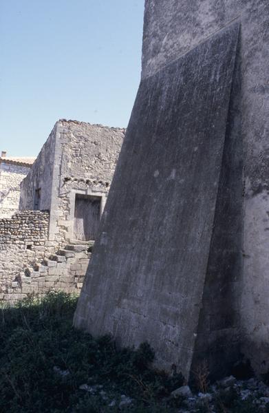 Façade arrière, angle nord-est.