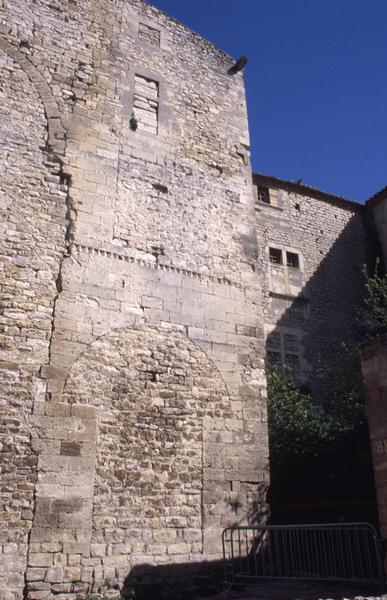 Ancienne église, façade ouest.