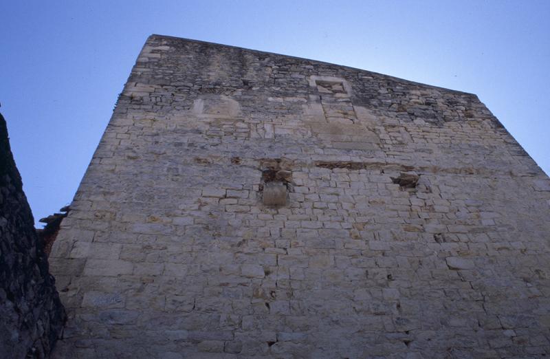 Ancienne église, façade nord.