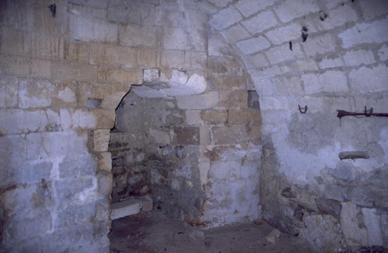 Ancienne église, vue intérieure.