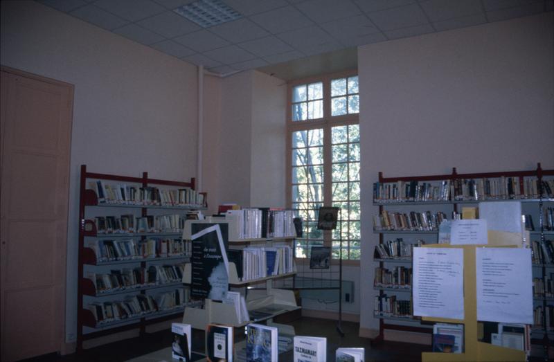 Aile nord-sud : vue intérieure de la bibliothèque.